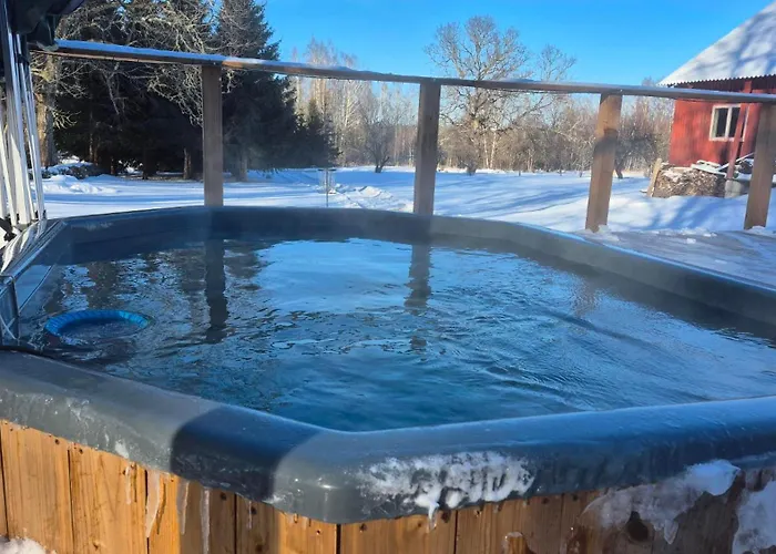 Сasa de vacaciones Cozy, Private Country Home With A Garden And Sauna